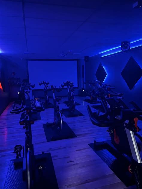 Super future fitness - Come enjoy an amazing ride, All fitness levels welcome with our coach by color system. #spinning #superfuturefitness #wespeakbeginner